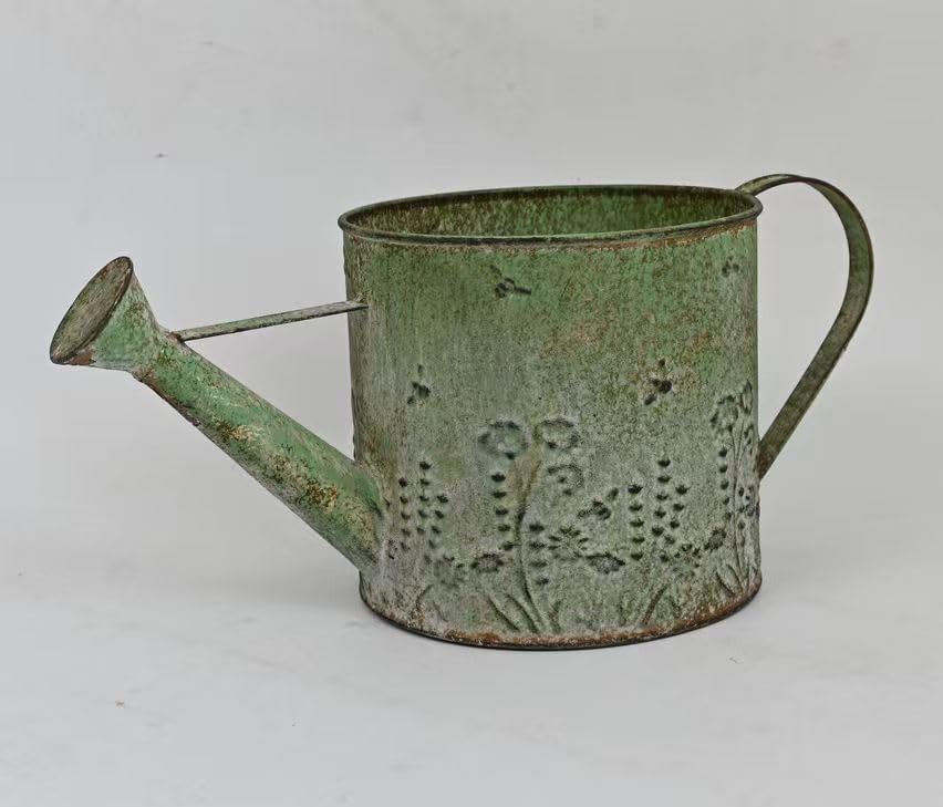 Vintage Metal Watering Can with Handle Rustic Farmhouse Watering Can Flower Pot Distressed Decorative Planter Retro Gardening Flower Bucket for Home Indoor Outdoor Garden Balcony Courtyard (Green)