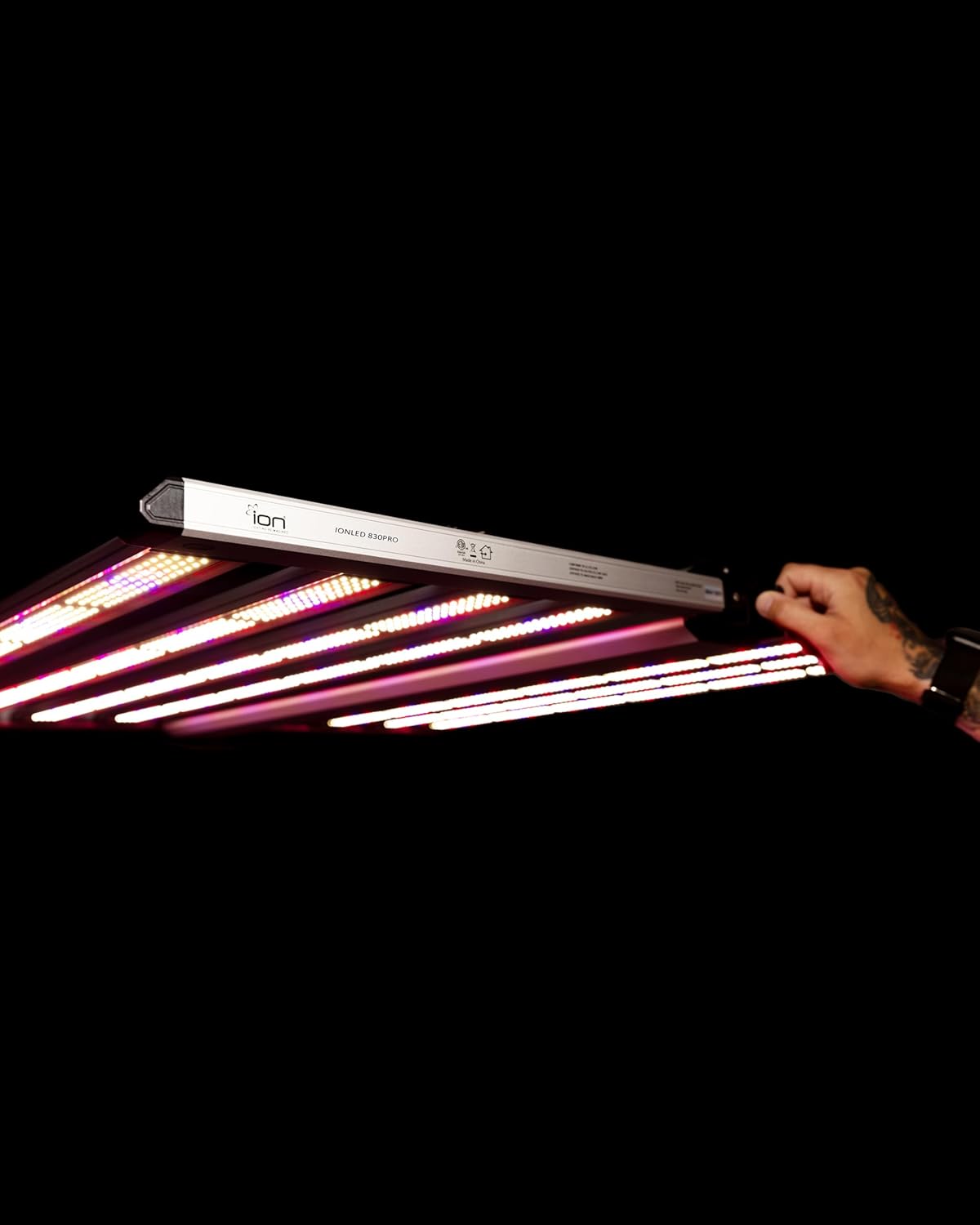 ION 720W Full Spectrum Commercial LED Grow Light – High-Output OSRAM Diodes, 0-10V Dimmable, IP65 Waterproof, Foldable Aluminum Fixture for Indoor Plant Cultivation, ETL Certified, 5-Year Warranty