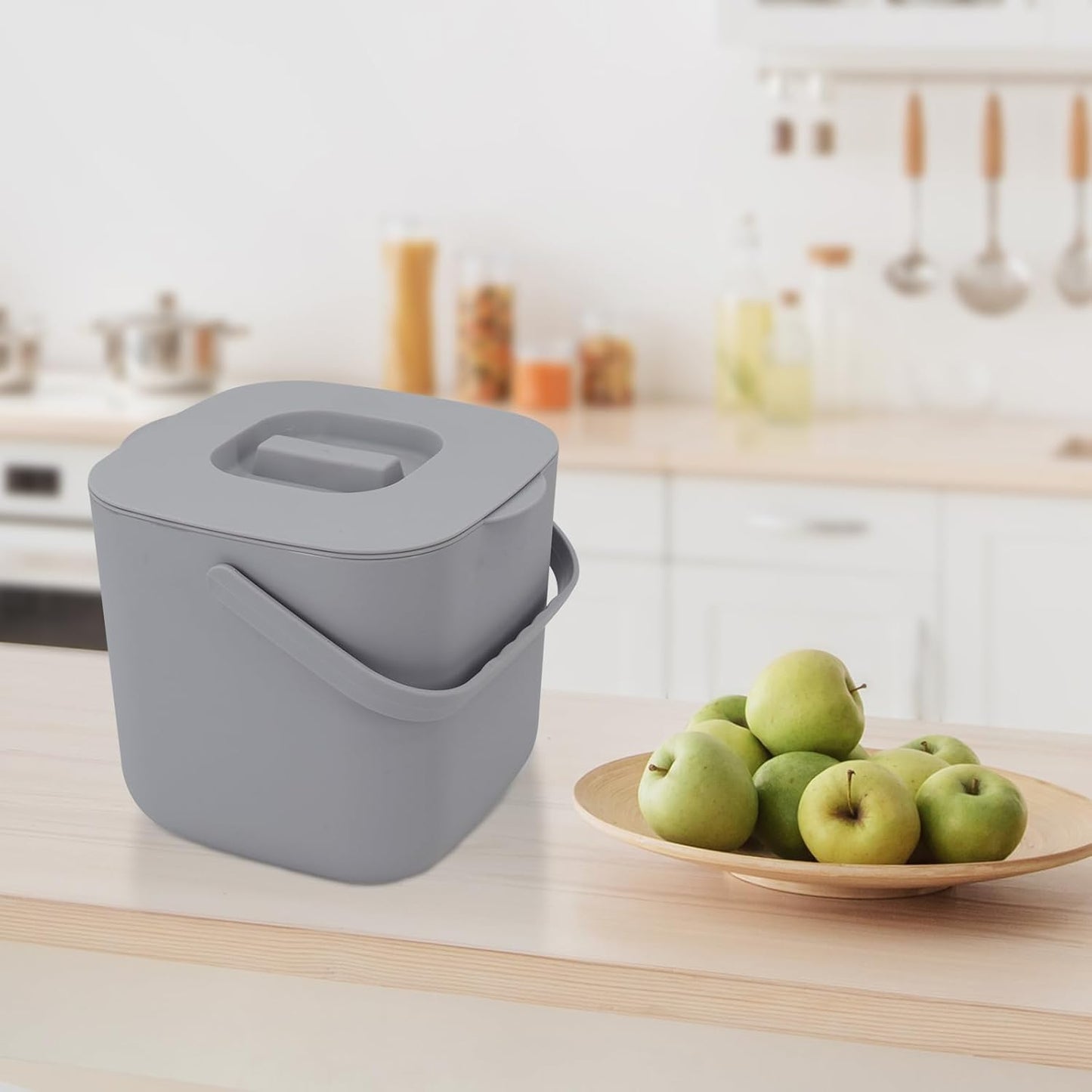 Stylish Kitchen Compost Bin- 1.85 Gal/ 7L Countertop Compost Bin with Lid, Inner Sieve for Separating Liquid from Food, Easy to Clean (Grey, 1.85GAL)