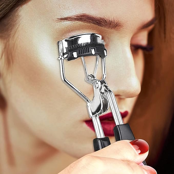 Stainless Steel Eyelash Curler with Built-in Comb Pinch Pain-Free Suitable for Any Eye Shapes and Sizes, with 5 Silicone Refill Pads (Black)