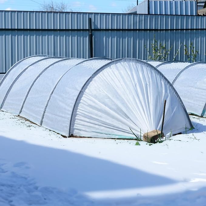 Plant Covers Freeze Protection 10 ft x 30 ft Fabric Frost Cloths for Outdoor Plants 1oz/yd² Floating Row Plant Blankets for Winter Frost Sun Protection