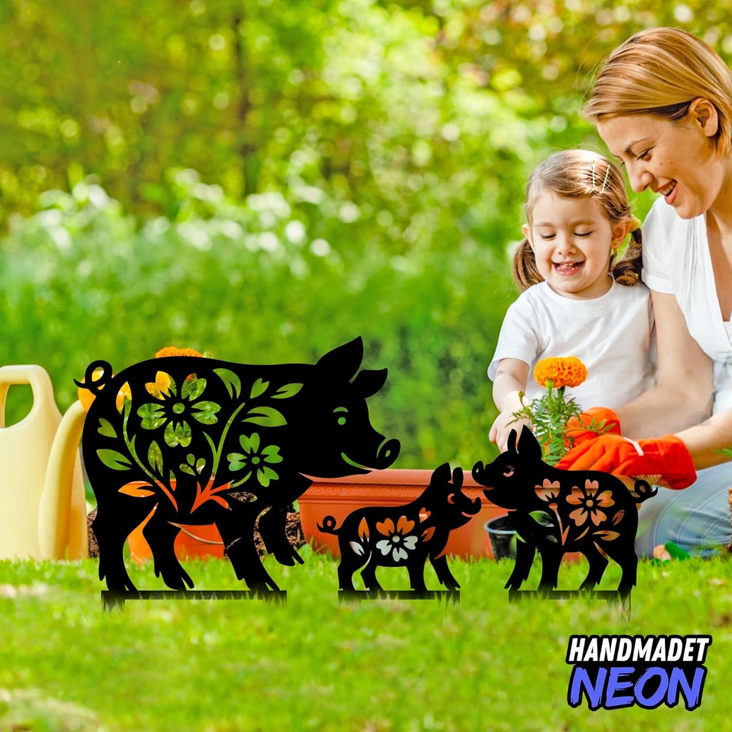 Personalized Pigs Set 3 Garden Stakes, Custom Metal Gardening Markers, Decorative Outdoor Yard Sign, Art Decor Gifts for Animal Lovers, Grandmother, Mom, Dad