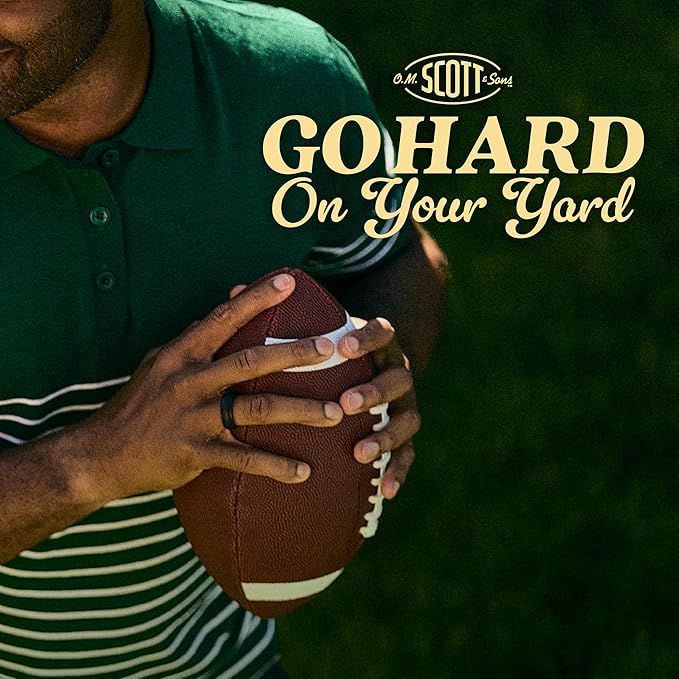 O.M. Scott and Sons Tall Fescue Blend Grass Seed, Fertilizer and Soil Improver, Naturally Crowds Out Weeds, Covers Up to 2,000 sq. ft., 8 lbs.