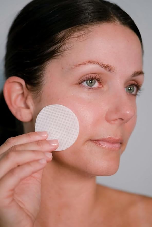 Intoxicated Cosmetics Power Correct Peel Pads - Alpha and Beta Hydroxy Acid Exfoliating Treatment for Fine Lines and Wrinkles - Brightening Pads with Niacinamide and Green Tea Extract for Radiant Skin