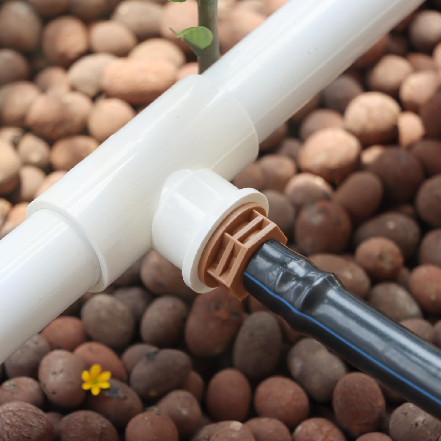 12 Pieces 1/2 Inch PVC to 1/2 Inch Drip Irrigation Adapter Fittings, 1/2" Male Pipe Thread(MPT) x 1/2" Drip Line Barbed Coupling Connectors 1/2-in PVC to 1/2-in Poly Tubing Adapter