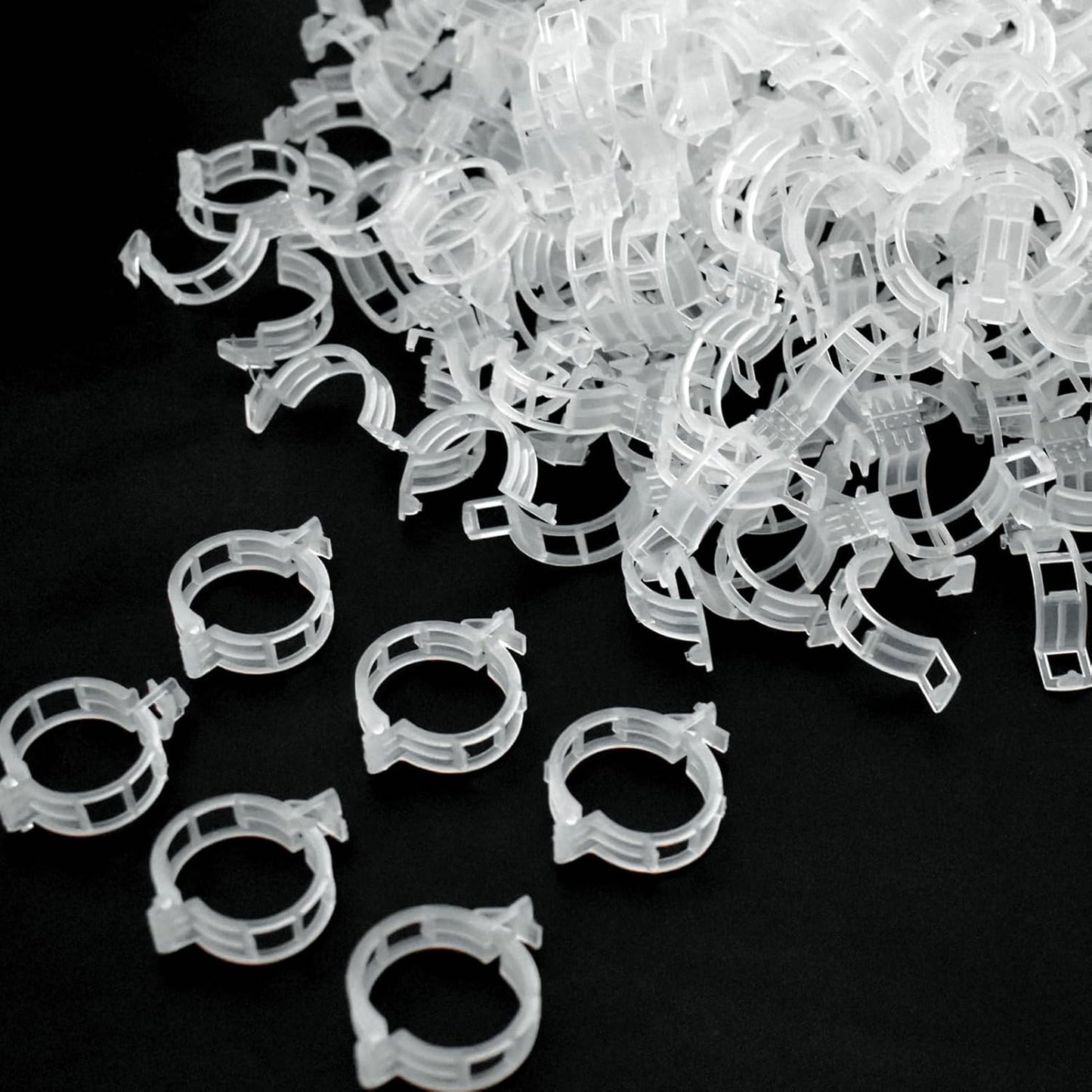 200 Pcs Plant Support Garden Clips, Tomato Clips, Crop Clips for Vine Vegetables, Fixing Tomato, Sweet Pepper, Eggplant, Makes Plants Grow Upright and Healthier