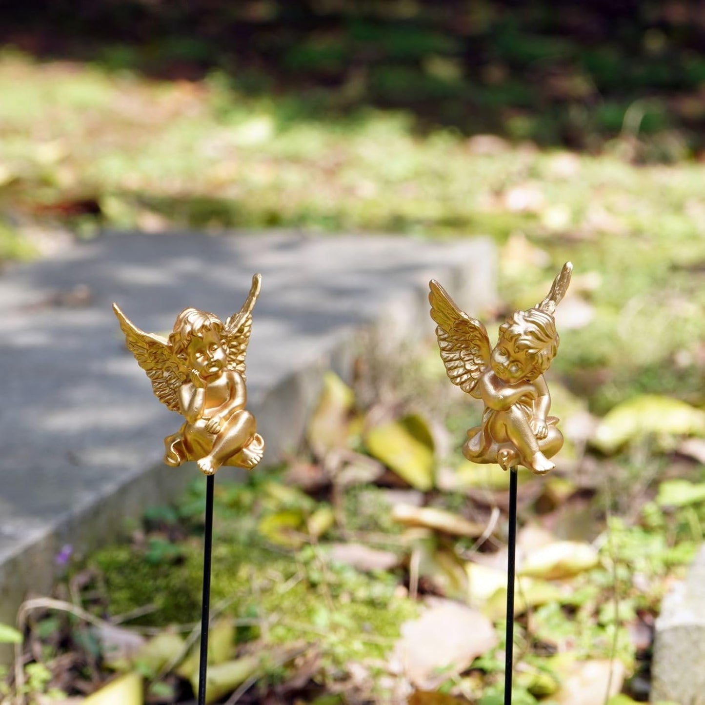 OwMell Set of 2 Decorative Angel Garden Stakes, Small Angel Fairy Garden Angel Ornaments, Cherub Angel Memorial Statue Flower Pot Decorations - Gold