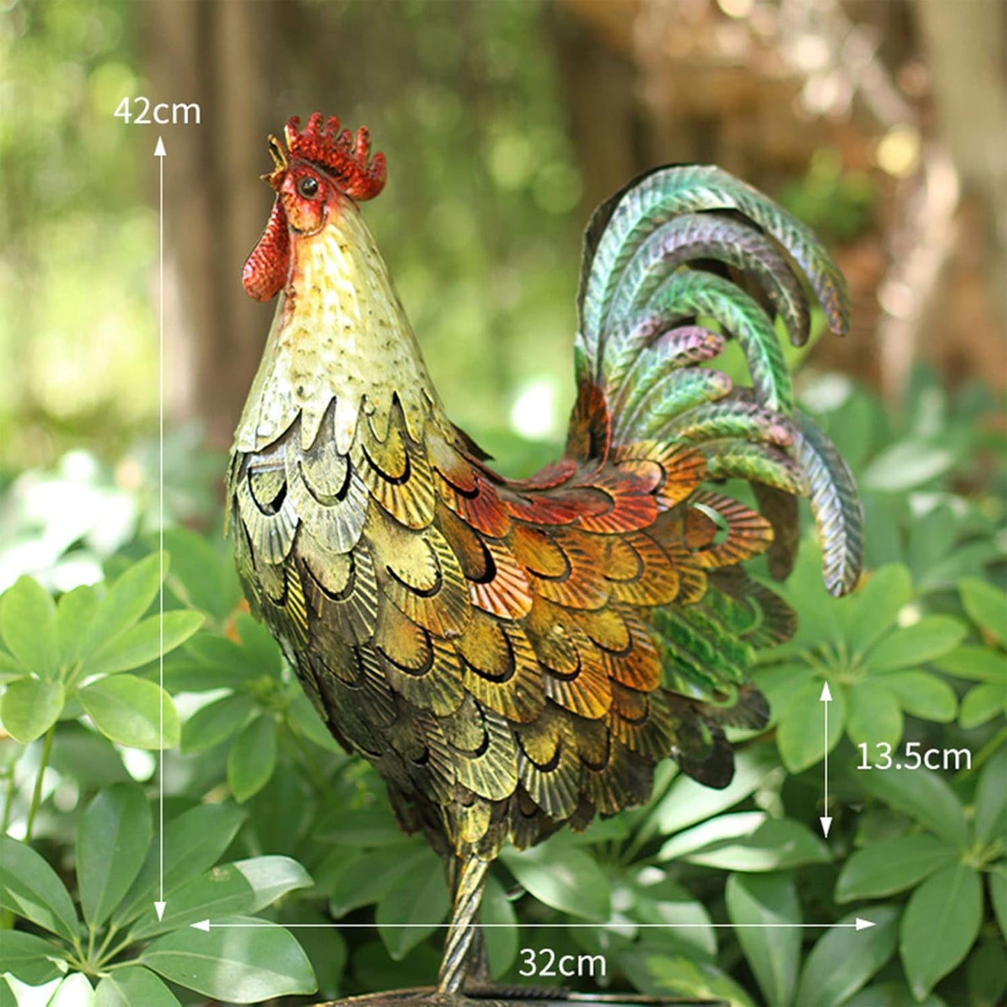Metal Rooster Decor， Chicken Animal Yard Art Lawn Ornament Figurines Artwork for Outdoor, Patio,Backyard and Home Kitchen Decoration (Golden)