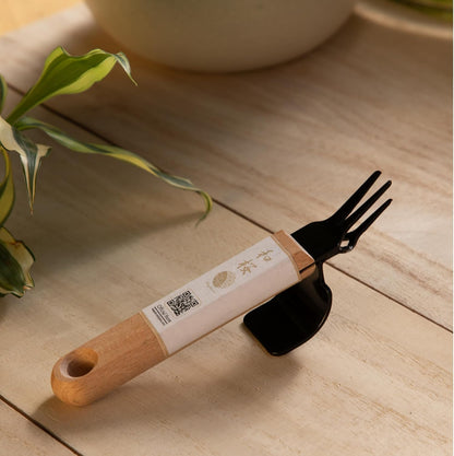 Wazakura Japanese Weeding Fork – Dual Prong Root Remover Tool for Dandelions & Thistles – Deep Root Extractor with Comfortable Wooden Handle – Durable Steel Garden Tool, Made in Japan