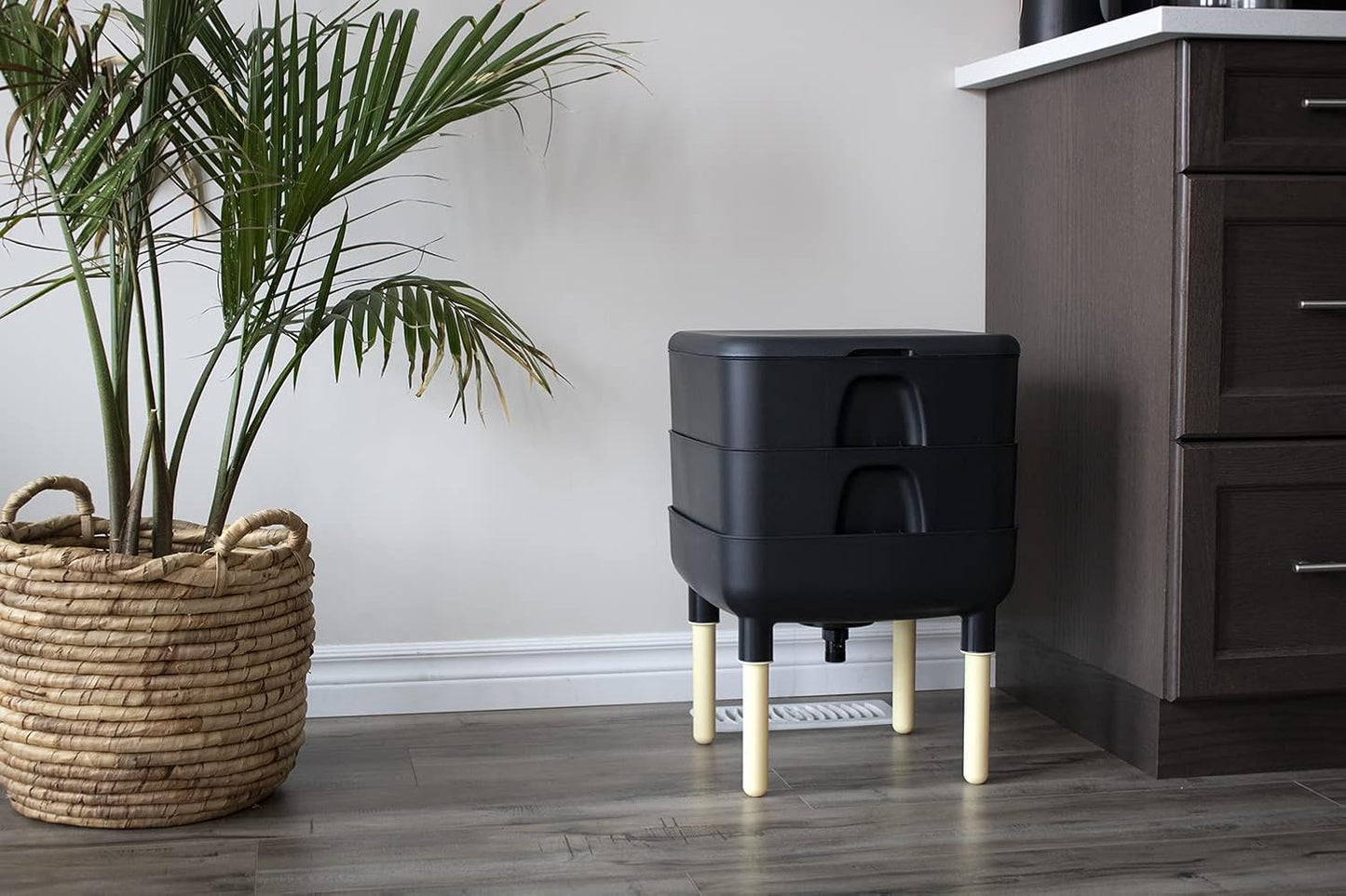 FCMP Outdoor - The Essential Living Composter, 2-Tray Worm Vermicomposter Bin (HF-LC4000v2-BLK) Black