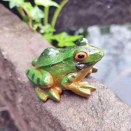 2 Pcs Frog Statues Miniature Simulation Small Animal Resin Sculpture Patio Lawn Yard Terrace Micro Landscape Fairy Garden Fish Tank Accessories Indoor and Outdoor Mini Decorative Ornaments (frog)