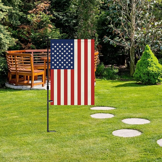 HOOSUN 12" x 18" American Flags Garden Flag,Small American Flags for Outside Patriotic Decorations,Double Sided Patriotic USA Yard Flag Veterans Day Decorations for Garden,Yard,Lawn(No Flagpole)