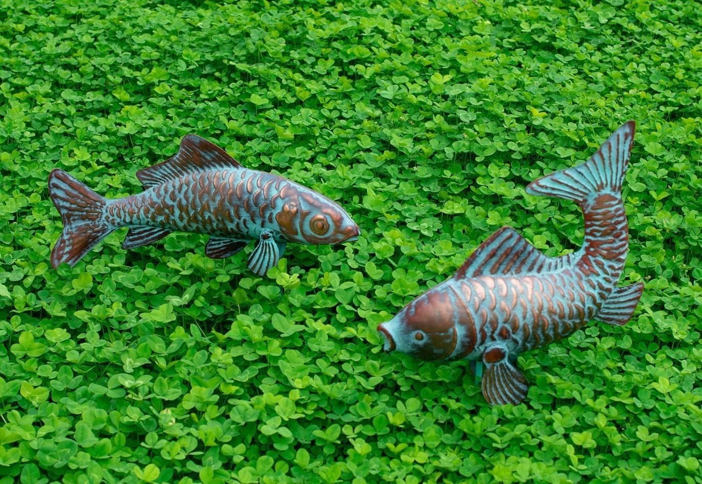 Metal Koi Fish Sculptures, Outdoor Garden Sculptures & Statues, Antique Copper Koi Pond Decor, Set of 2 Koi Fish Figurines Artwork, Garden Statue for Indoor Outdoor Patio Backyard Home Kitchen