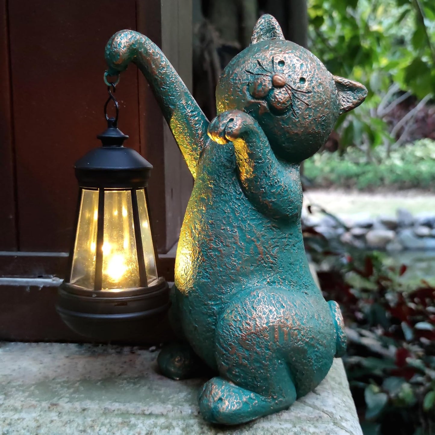 Cat Garden Statue Outdoor Décor with Solar Lights Lantern,Cat Solar Light Figurines Outside Decorations for Yard，Lawn Patio, Balcony, Unique Housewarming Gifts