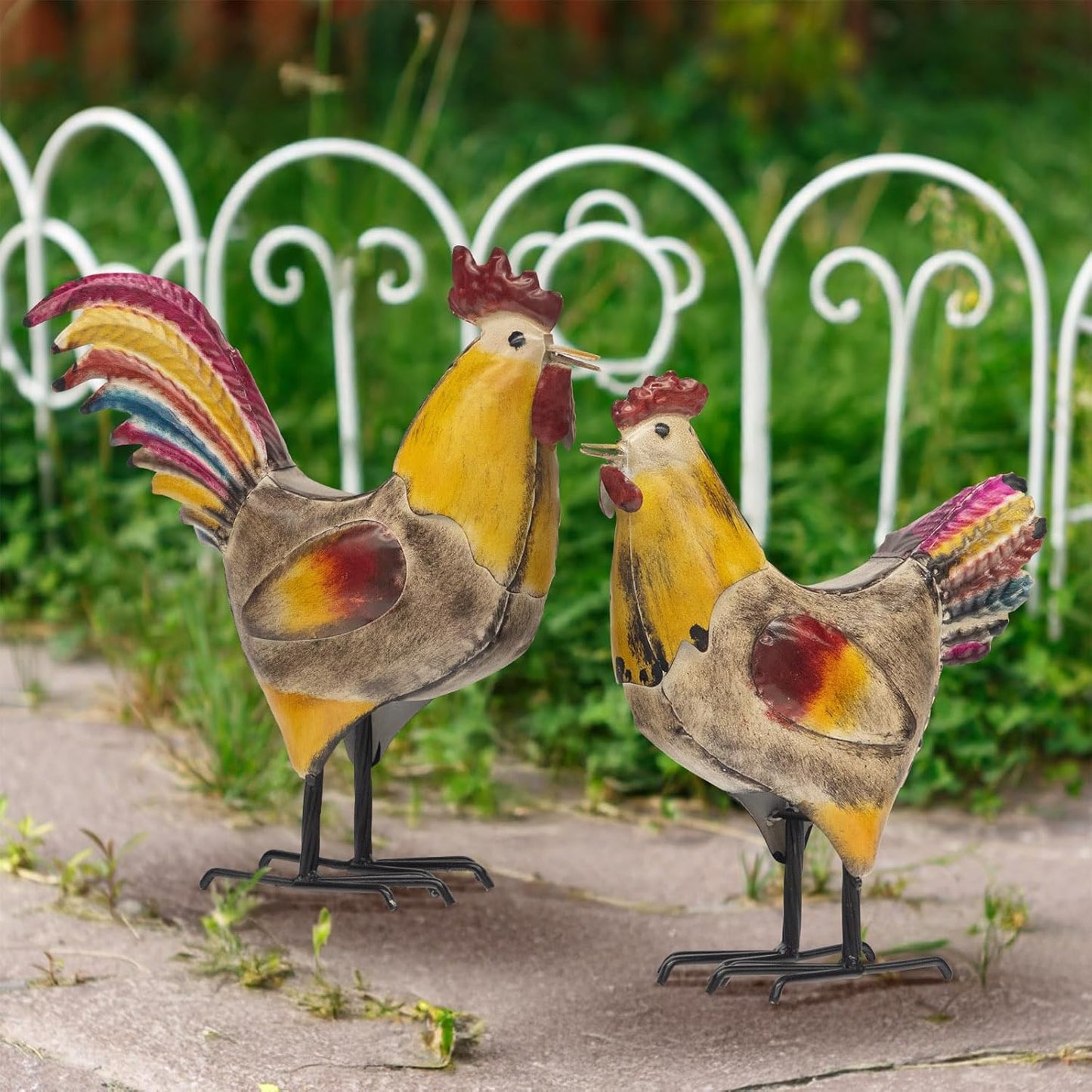 Set of 2 Metal Chicken Decor, Farmhouse Metal Rooster, Garden Chicken Statue, Hen and Rooster Ornaments Yard Art for Backyard Patio Lawn Decorations