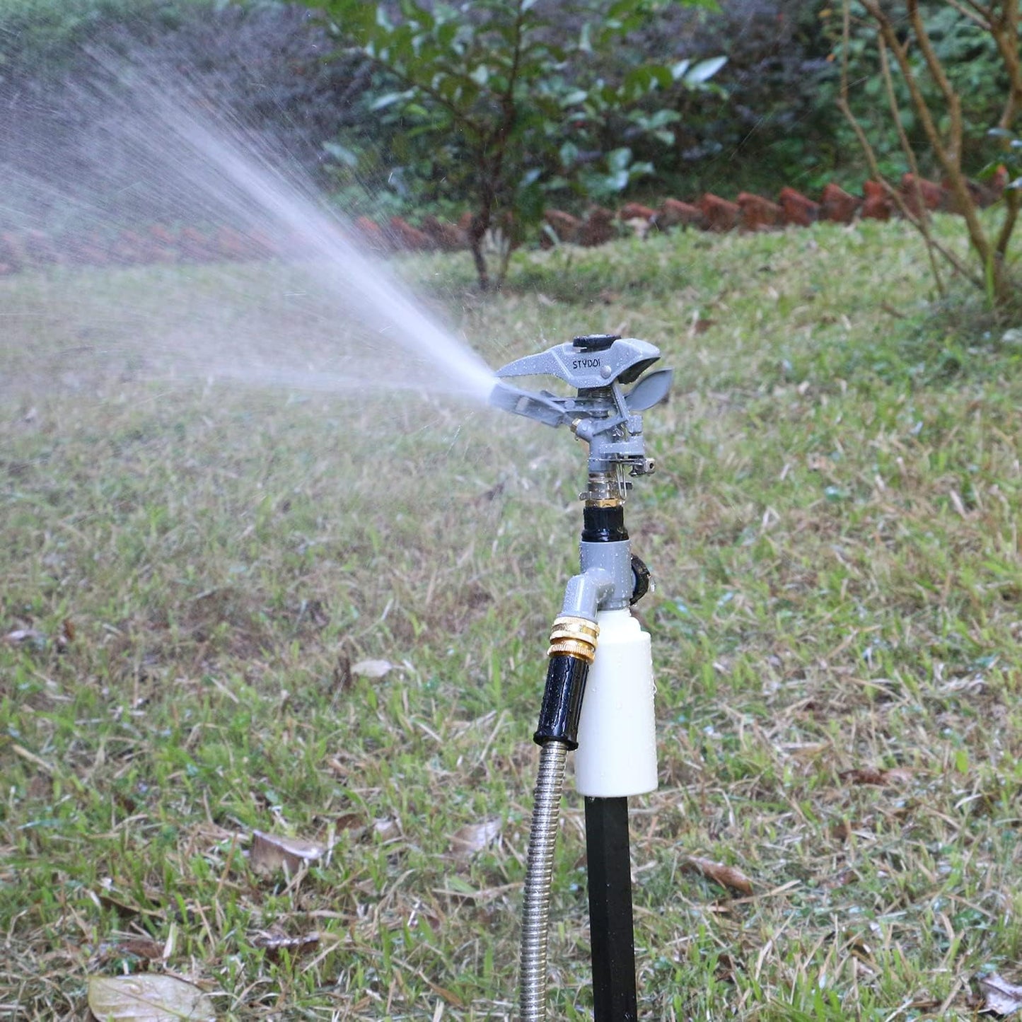 STYDDI T-Post Fence Sprinkler, Metal Impact Sprinkler Head on Fence T-Post Base with Flow Through, Irrigation Zinc-Alloy Adjustable T-Post Impulse Sprinkler