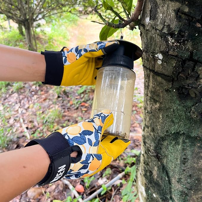 2 Pair Cowhide Leather Thorn Proof & Puncture Resistant Gardening Gloves for Women and Men, Touchscreen Compatible Working Gloves for Weeding, Digging, Planting, Gardening Gifts for Women (Medium)