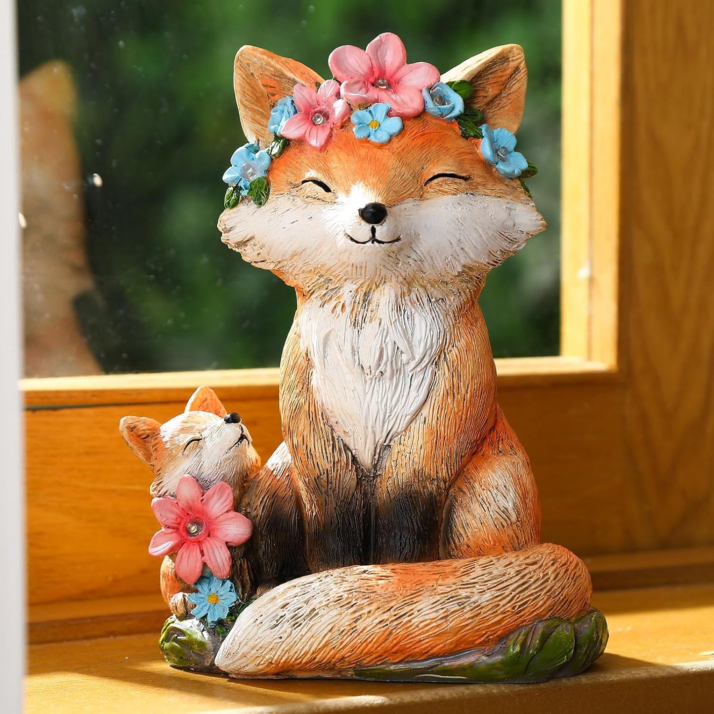 Leinuosen Fox Statue with Solar Power Light for Garden Decor Lighted Resin Fox Gifts for Women Mom Grandma Outdoor Animal Garden Statue Patio Porch Yard Lawn Courtyard Backyard Indoor Shelf Decoration