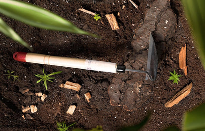 Wazakura Japan Japanese Weeding Sickle - Sharp High-Carbon Steel Blade, Wooden Handle, Compact & Lightweight Hand Weeding Tool for Flower Beds & Vegetable Gardens, Made in Japan