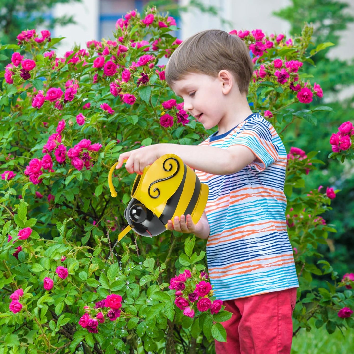 Metal Cute Bee Watering Can for Indoor/Outdoor Plants, Handmade Bee Watering Pot 1.8L 1/2 Gallon, Kids Novelty Decorative Watering Kettle Planter for Plants Succulent Flowers, Garden Decor