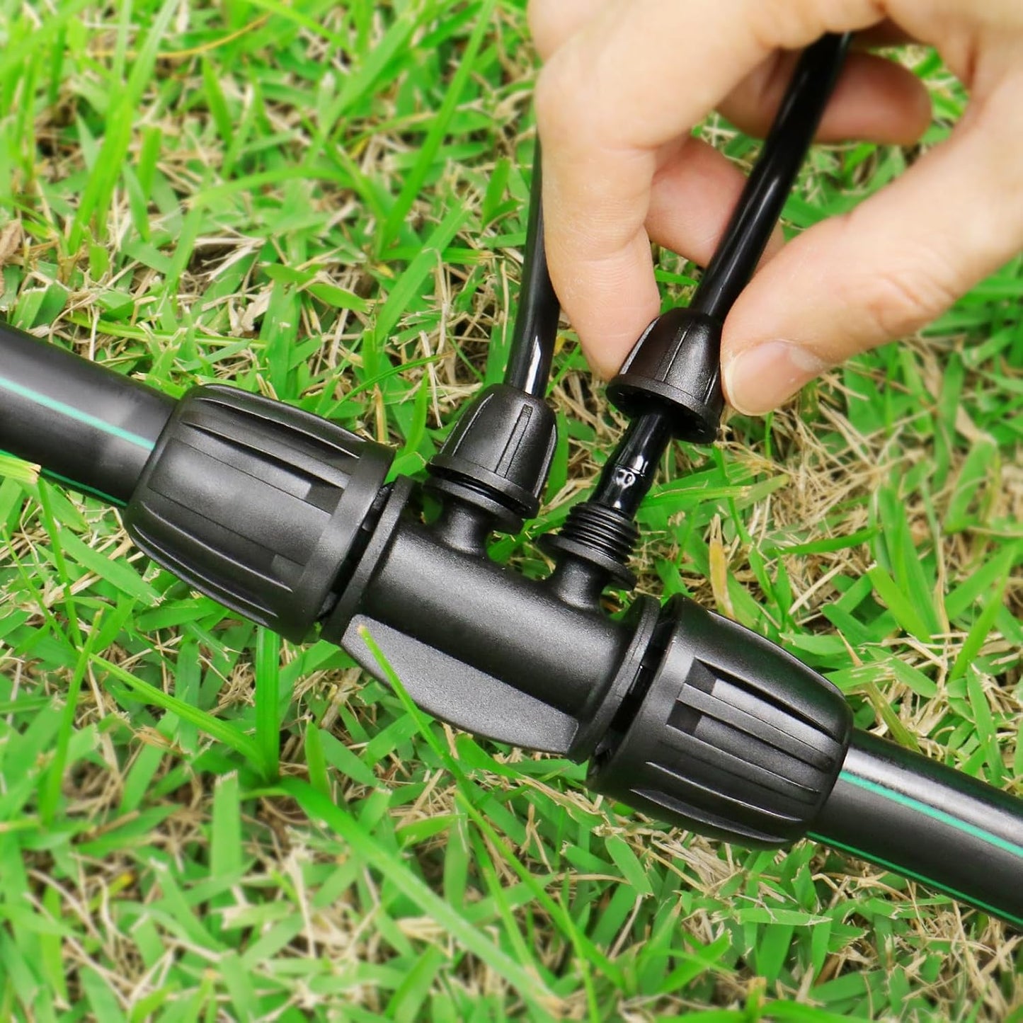 Drip Irrigation Fittings for 1/2 Inch to 1/4 Inch Tubing Reducing Tee：1/2" (1/2" ID x 0.65" OD) to 1/4" Drip Line Anti-drop Locked Nut Barbed Reducer 4 Way Tee Connectors (12 Pack)