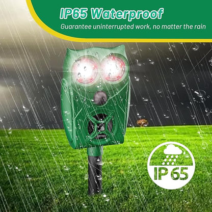 Solar-Powered Ultrasonic Animal Repellent with Motion Sensor, Waterproof Deer Repellent Device with LED Flashing Lights, Perfect for Outdoor Yards, Effective to Repel Deer, Coyotes, Raccoons, and Cats