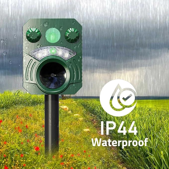 Solar Powered Animal Repeller Ultrasonic Dog Deterrent Waterproof Cat Repellent Outdoor Squirrel Deer Racoon Fox Control Device with RIP Sensor Flashing Light and 5 Modes