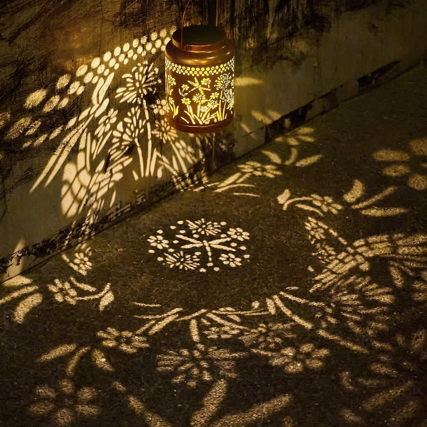 Dragonfly Solar Lanterns Outdoor Waterproof - Dragonfly Garden Decor Hanging Solar Lantern Metal Decorations for Patio Yard Lawn Porch Pathway, Birthday Gifts for Women Mom Grandma