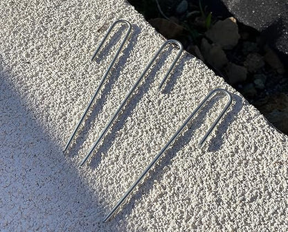 Sandbaggy 200-Pack DRIP TUBING Stakes Landscape Staples | 5 inch Length - 11 Gauge Heavy Duty | Drip Anchors | Landscape Pins | Garden Lawn Nails | Designed to Hold Drip Tubing Up to 1/2" Diameter