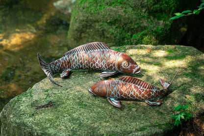 Set of 2 Koi Fish Decor Outdoor Statues Sculptures Antique Copper Garden Pond Fishes Art Metal Koi Fish Statue Outside Garden Décor Ornaments for Outdoors,Patio,Yard,Lawn,Pond,Home Decorations
